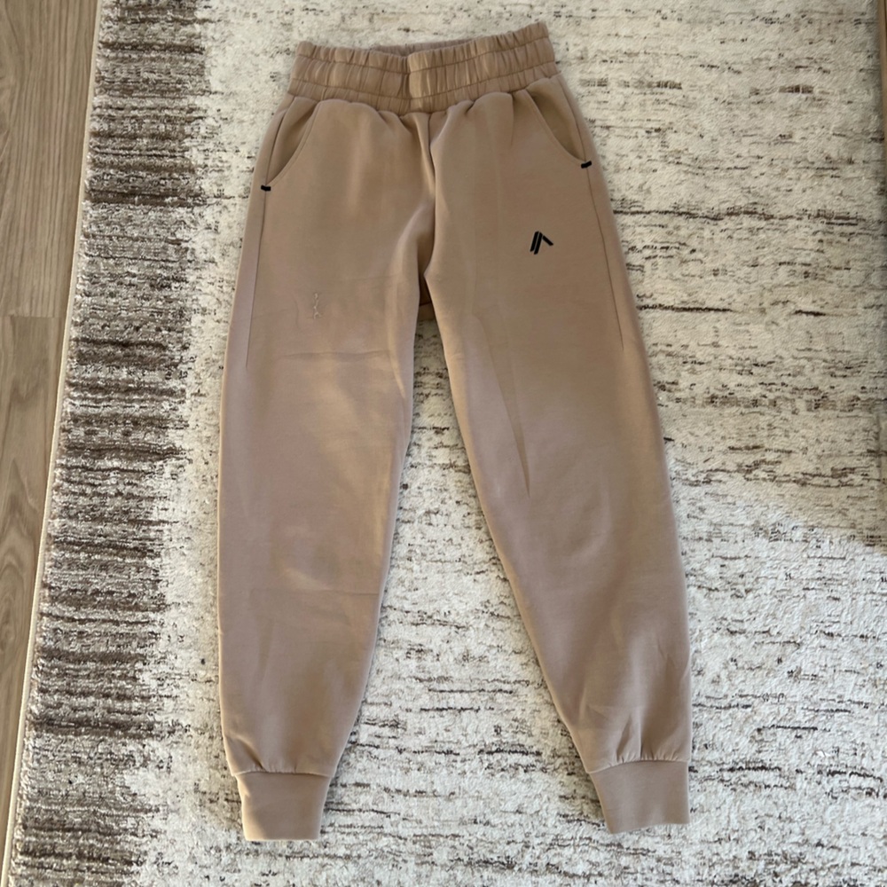 Alphalete beige Sweatpants